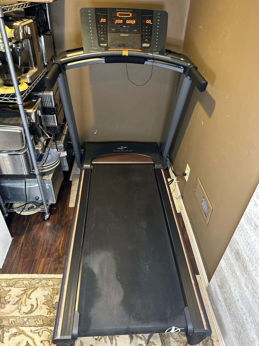 NordicTrack A2550 SpaceSaver Folding Treadmill with DuraSoft V Cushioning